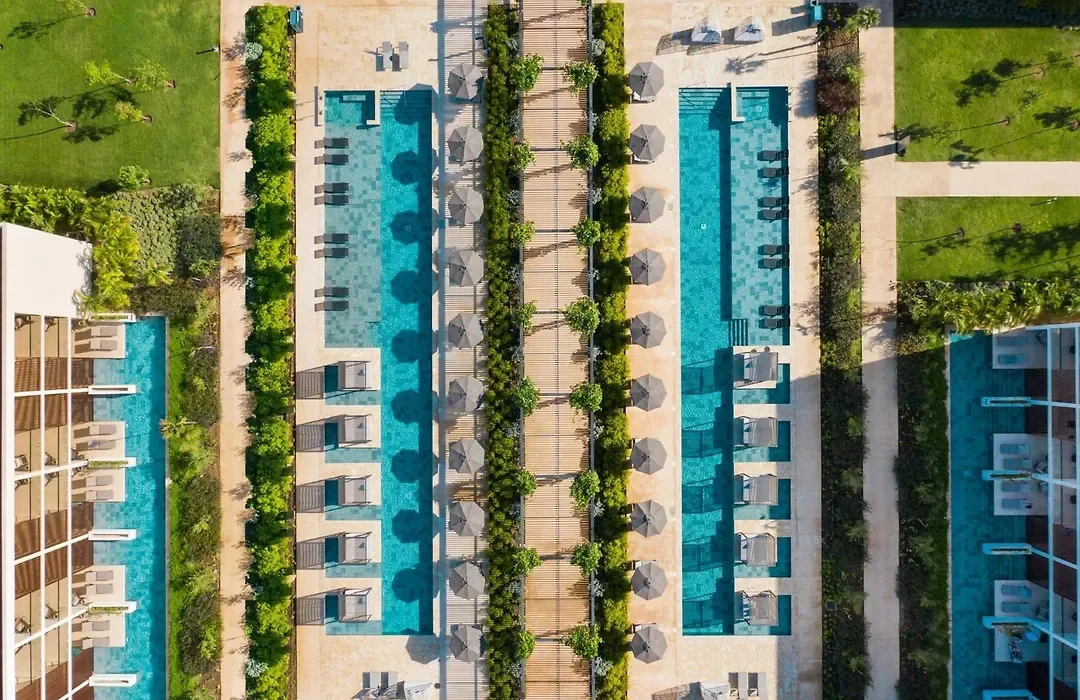 Swim-up suites from above